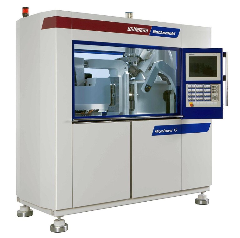 Auf einer Micropower 15/10 werden Linsen in Flüssigsilikon-Technologie produziert. (Foto: Wittmann-Battenfeld)