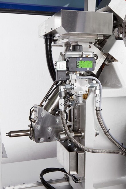 Micropower-Einspritzaggregat mit Abschaltventil und statischem Mischer für die Verarbeitung von Flüssigsilikon. (Foto: Wittmann Battenfeld)
