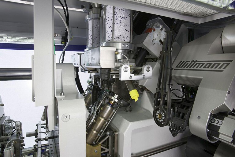 Die MicroPower wird erstmals in Mehrkomponentenausführung vorgestellt. (Foto: Wittmann Battenfeld)