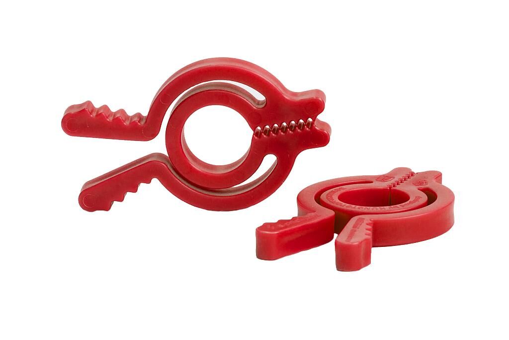 Hergestellt wird eine Wäscheklammer im Gasinnendruck-Verfahren. (Foto: Wittmann Battenfeld)