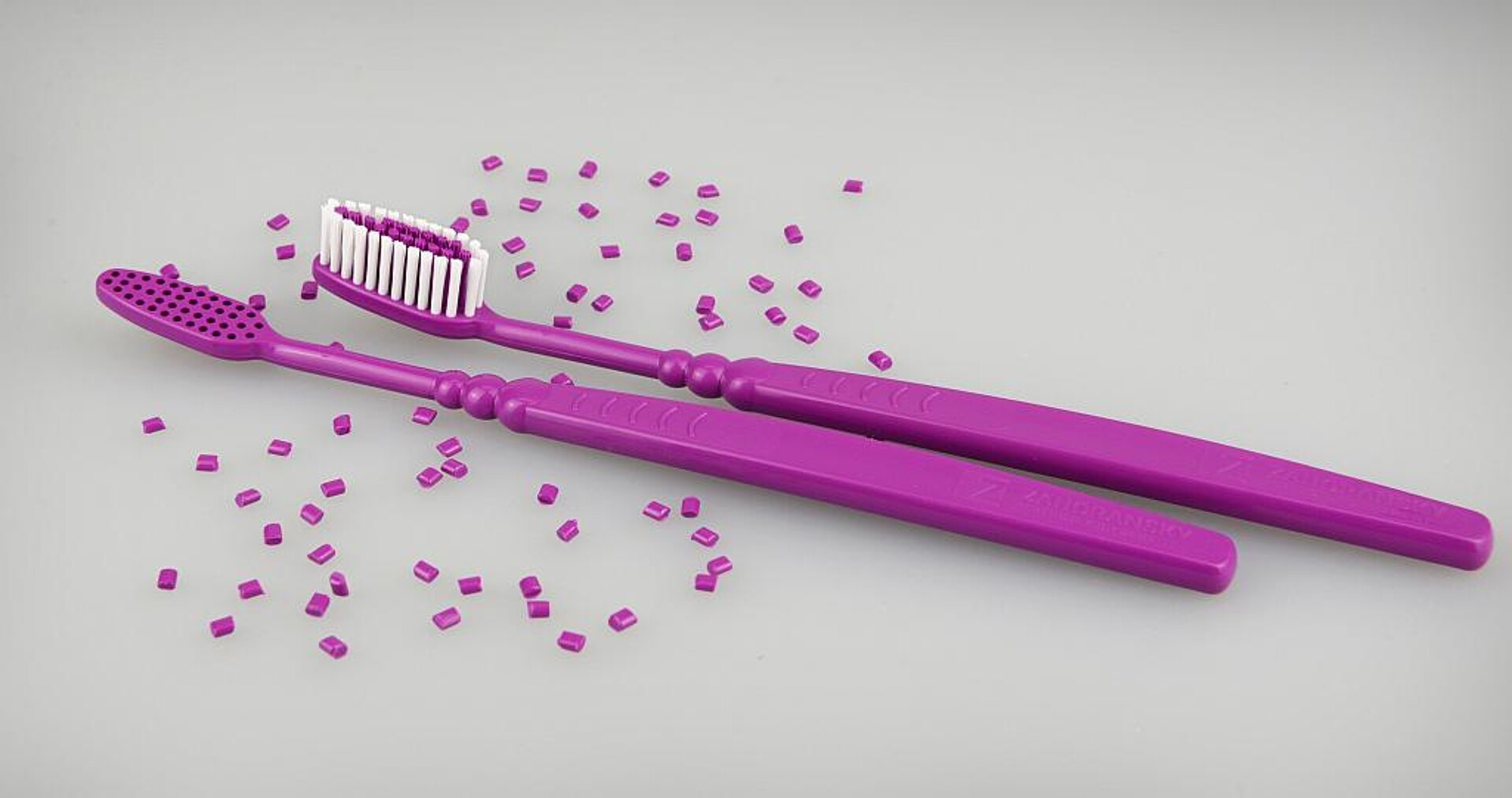 Alle Komponenten der Zahnbürste bestehen aus einem Material, wodurch sie einfach recycelbar ist. (Foto: Zahoransky)