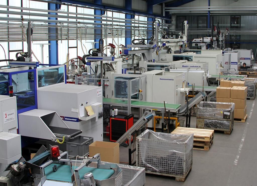 Knapp 80% der Maschinen bei Daigler stammen von Wittmann Battenfeld. (Foto: Wittmann)