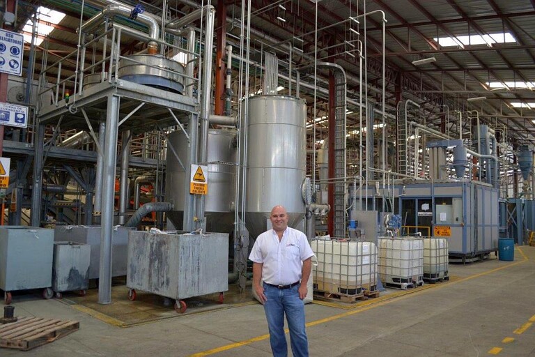 Die Heißwaschanlage für PET-Bottle-Flakes der Herbold Meckesheim sorgt für hohe Regeneratqualität bei Invema. (Foto: Invema)