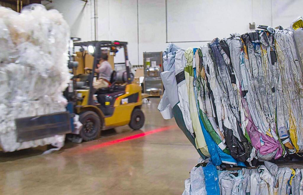 Fiberon Decking verarbeitet Post-Consumer und Post-Industrial Kunststoffabfälle. (Foto: Weima)