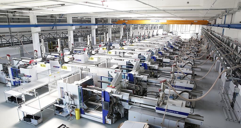 Spritzgießproduktion bei Kärcher Rumänien. (Foto: Wittmann Battenfeld Rumänien)