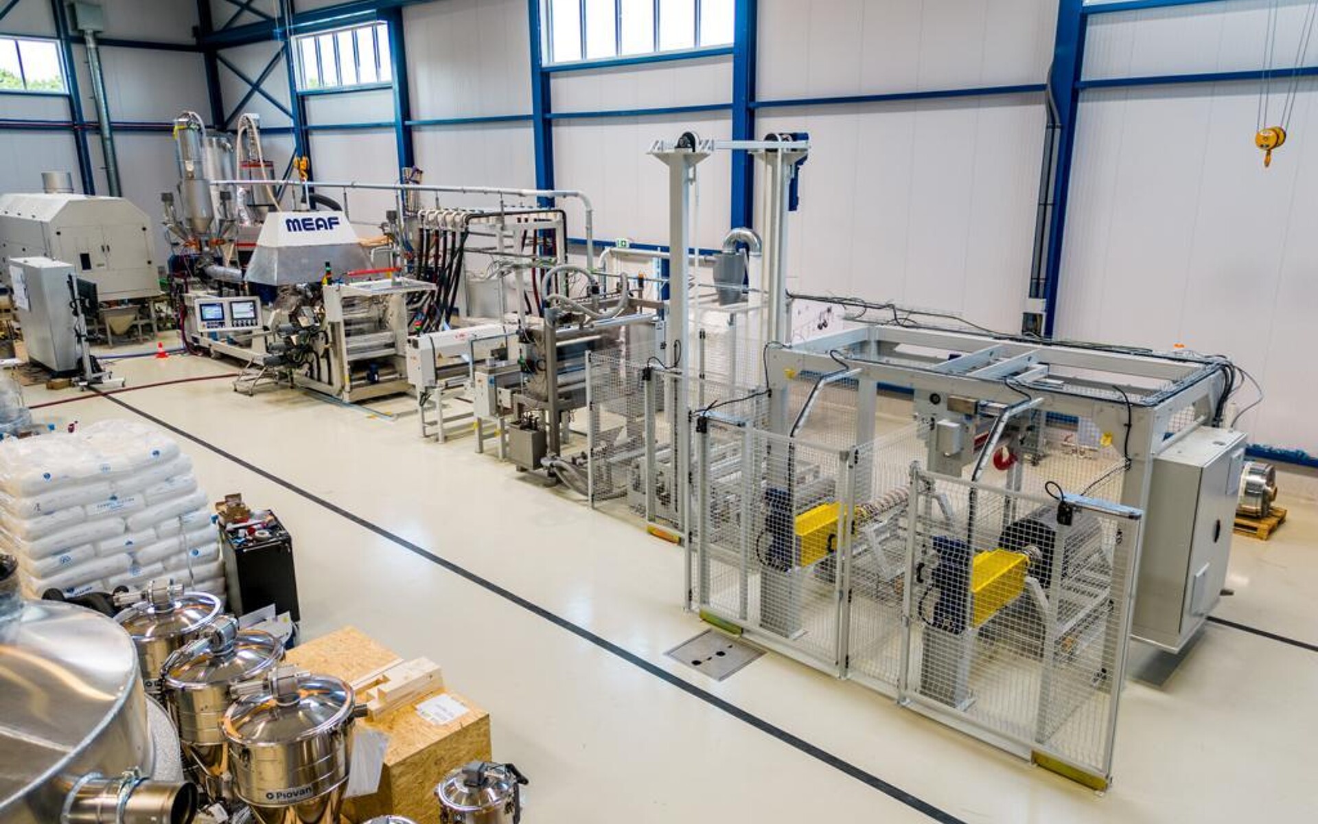 Eine erste R-PET-Extrusionslinie für die Herstellung von Fleischverpackungen wurde bei Pack Klaipeda installiert. (Quelle: MEAF)