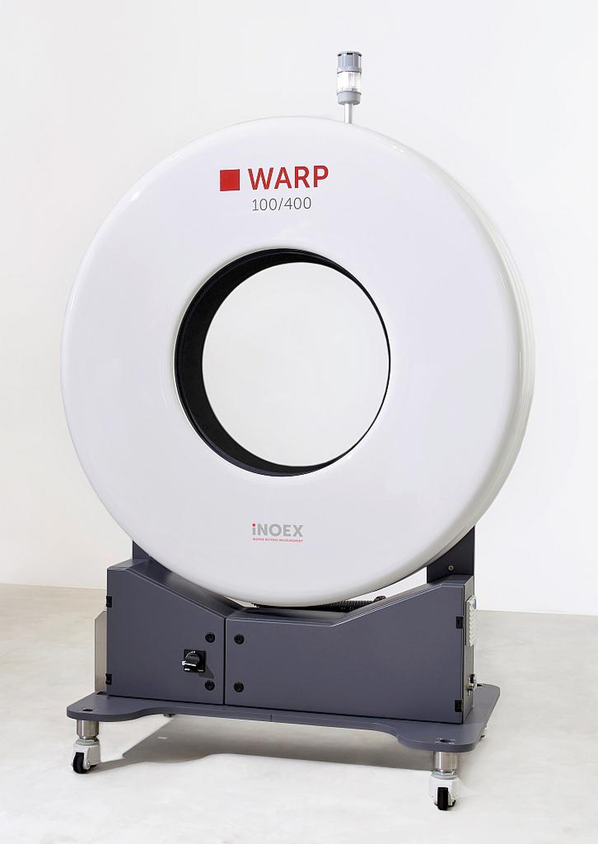 Das Radar-Messsystem Warp sorgt für eine berührungslose Messung mit automatischer Zentrierung. (Foto: Inoex)