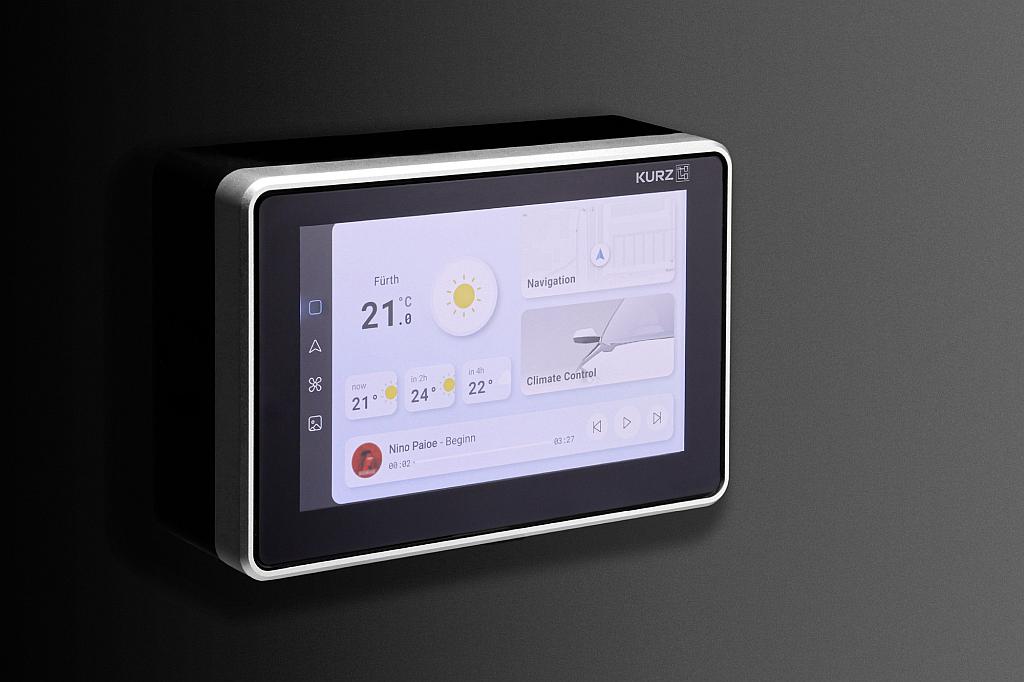 Die neuen Display-Stacks besitzen eine Frontscheibe aus Kunststoff anstelle von Glas. (Foto: Kurz)