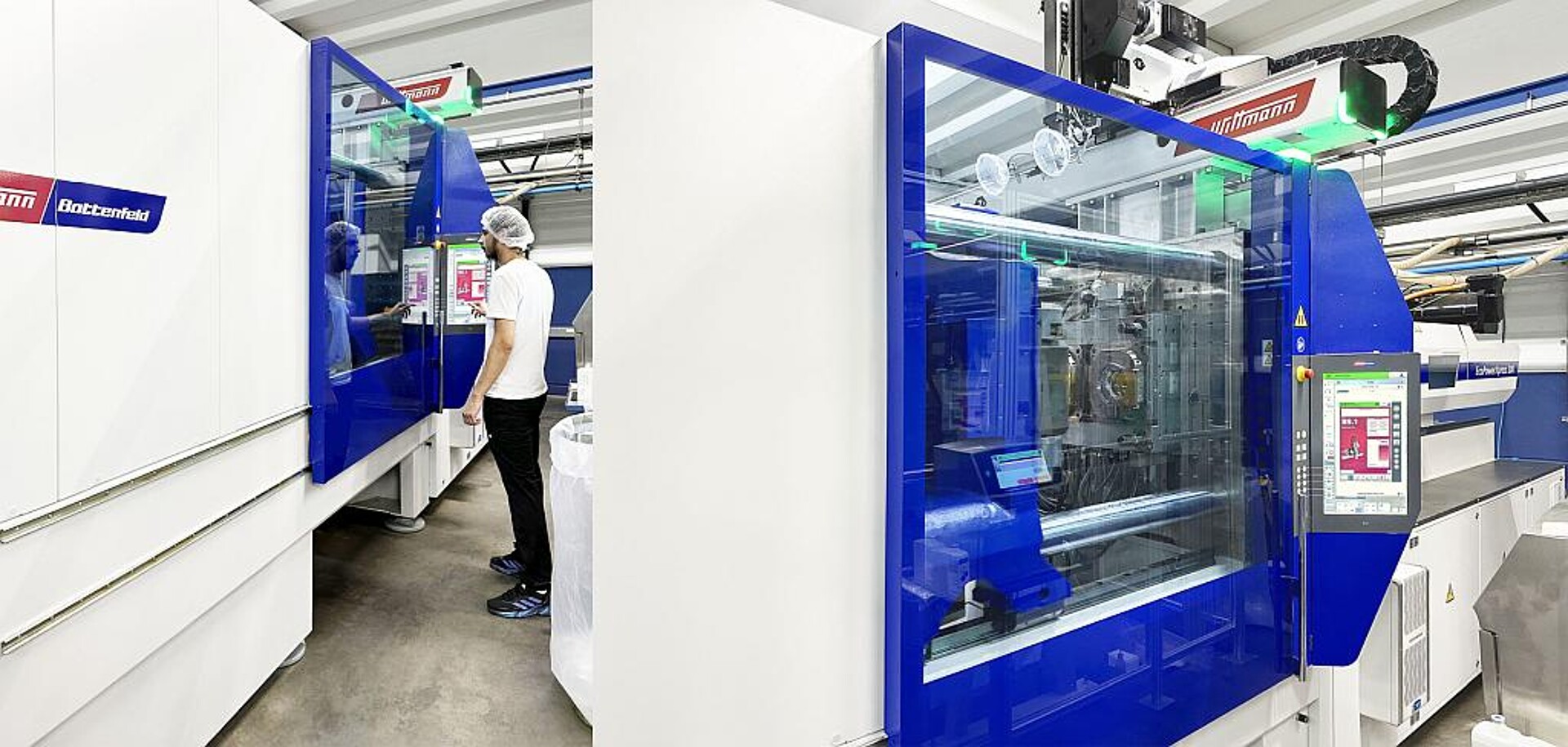 Die steuerungstechnische Integration von Spritzgießmaschine und Roboter vereinfacht die Bedienung der Produktionszelle. (Fotos: Wittmann)