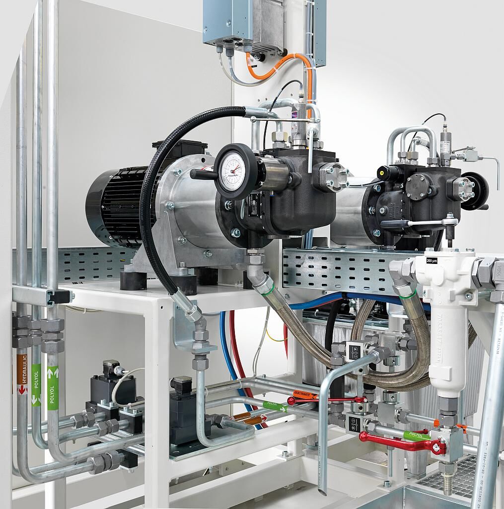 Die Pumpen sind das Herzstück von PUR-Dosiermaschinen. (Foto: KraussMaffei)