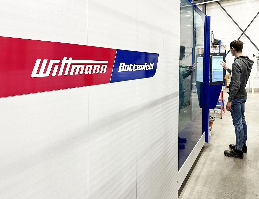 Die MacroPower gehört zum bevorzugten Maschinentyp im Akroh-Produktionswerk. (Foto: Wittmann)