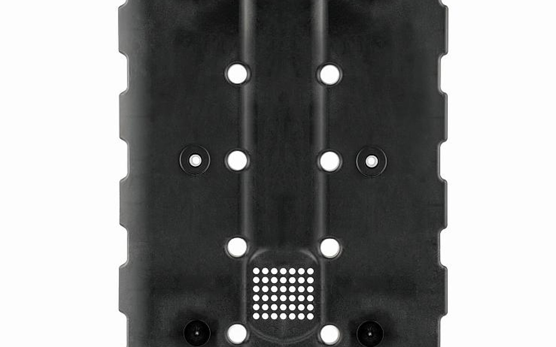 Das Schwallblech für Hybrid-Batterien vereint Maßhaltigkeit, Gewichtseinsparungen und Ressourcenschonung. (Foto: Pöppelmann)
