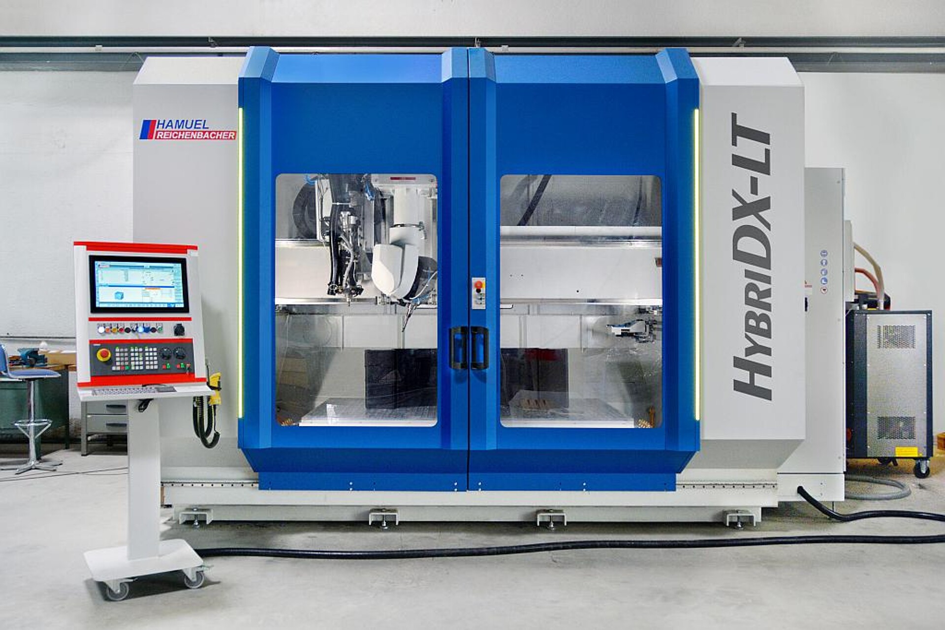 CNC-Bearbeitungszentrum HybridDX-LT für additive und subtraktive Fertigung. (Foto: Lehvoss/Reichenbacher)