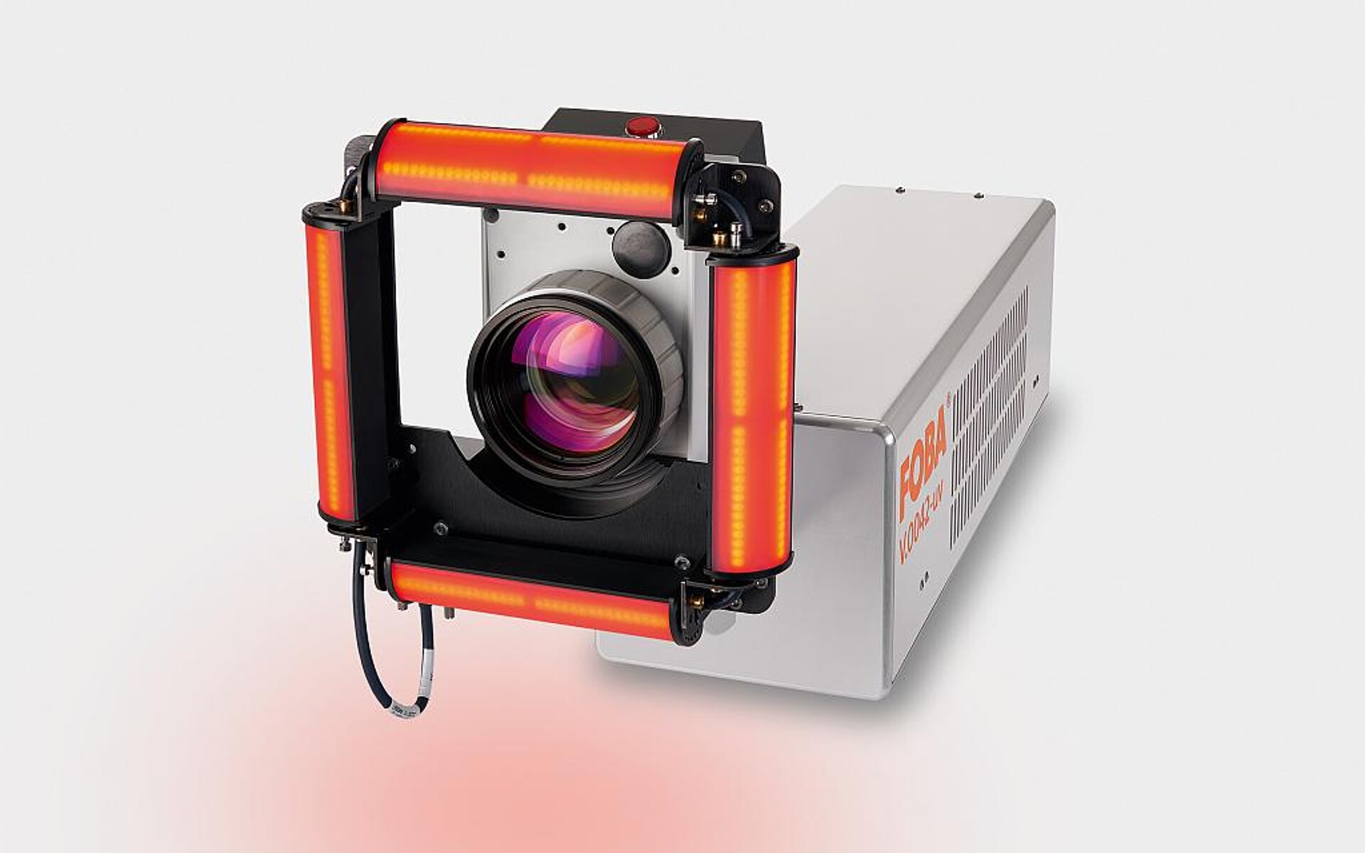 Der UV-Laserbeschrifter V.0042-uv mit 355 nm Wellenlänge ist für kontrastreiche Markierungen auf hochsensiblen Produkten geeignet. (Foto: Foba)