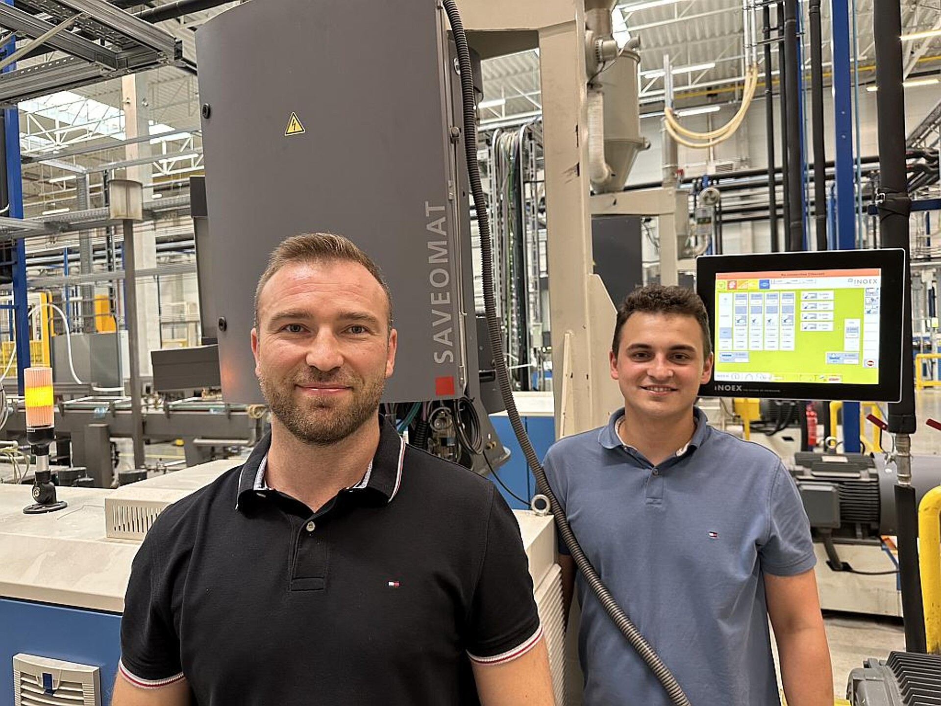 Tomasz Dużak (l.), Manufacturing Director PE Plant, und Mateusz Kołodziejczak, Production Manager Pipes Dept. (Foto: Inoex)