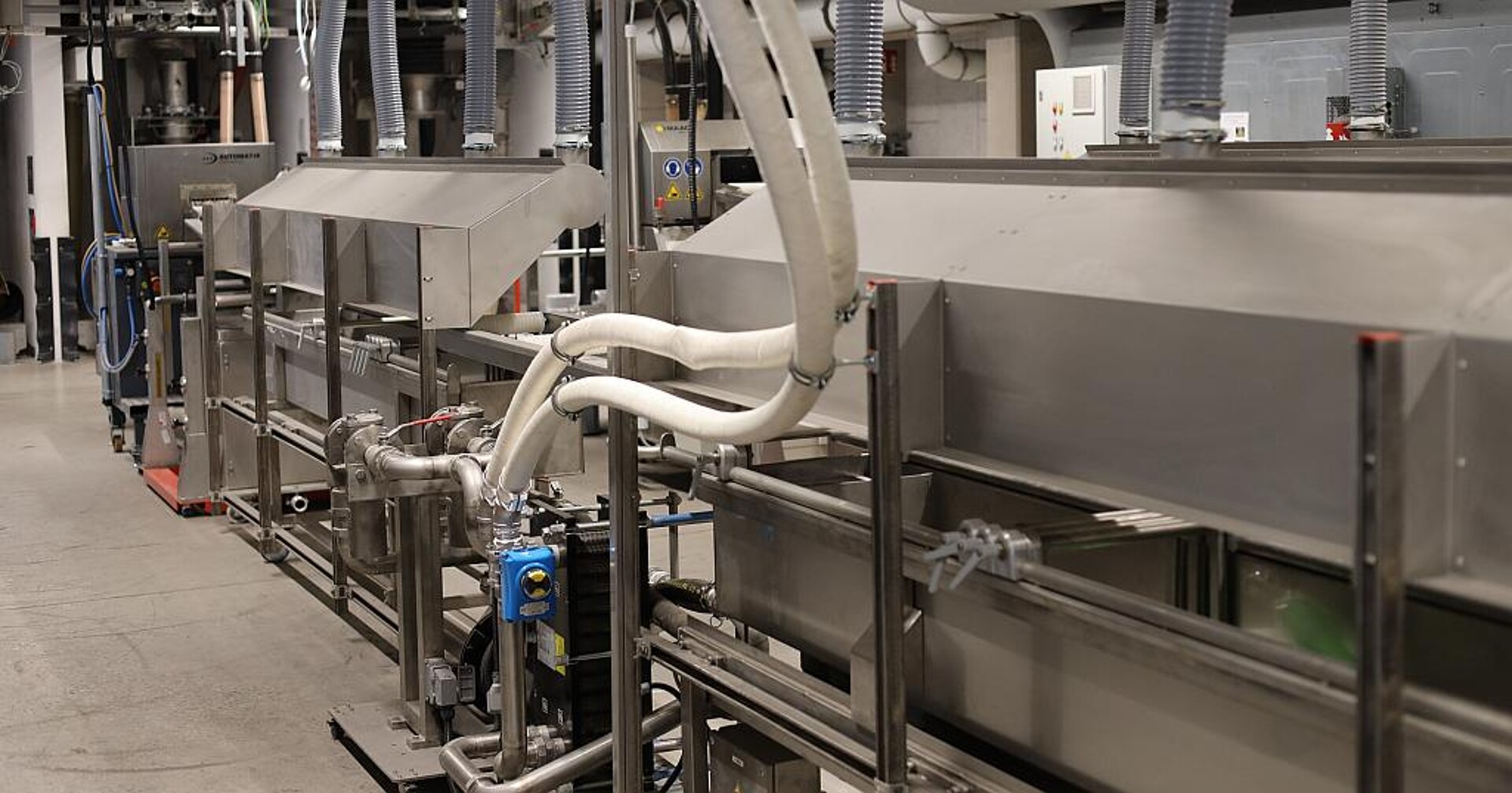 Mit der neuen Anlage können auch Werkstoffe bei hohen Temperaturen verarbeitet werden. (Foto: Palplast)