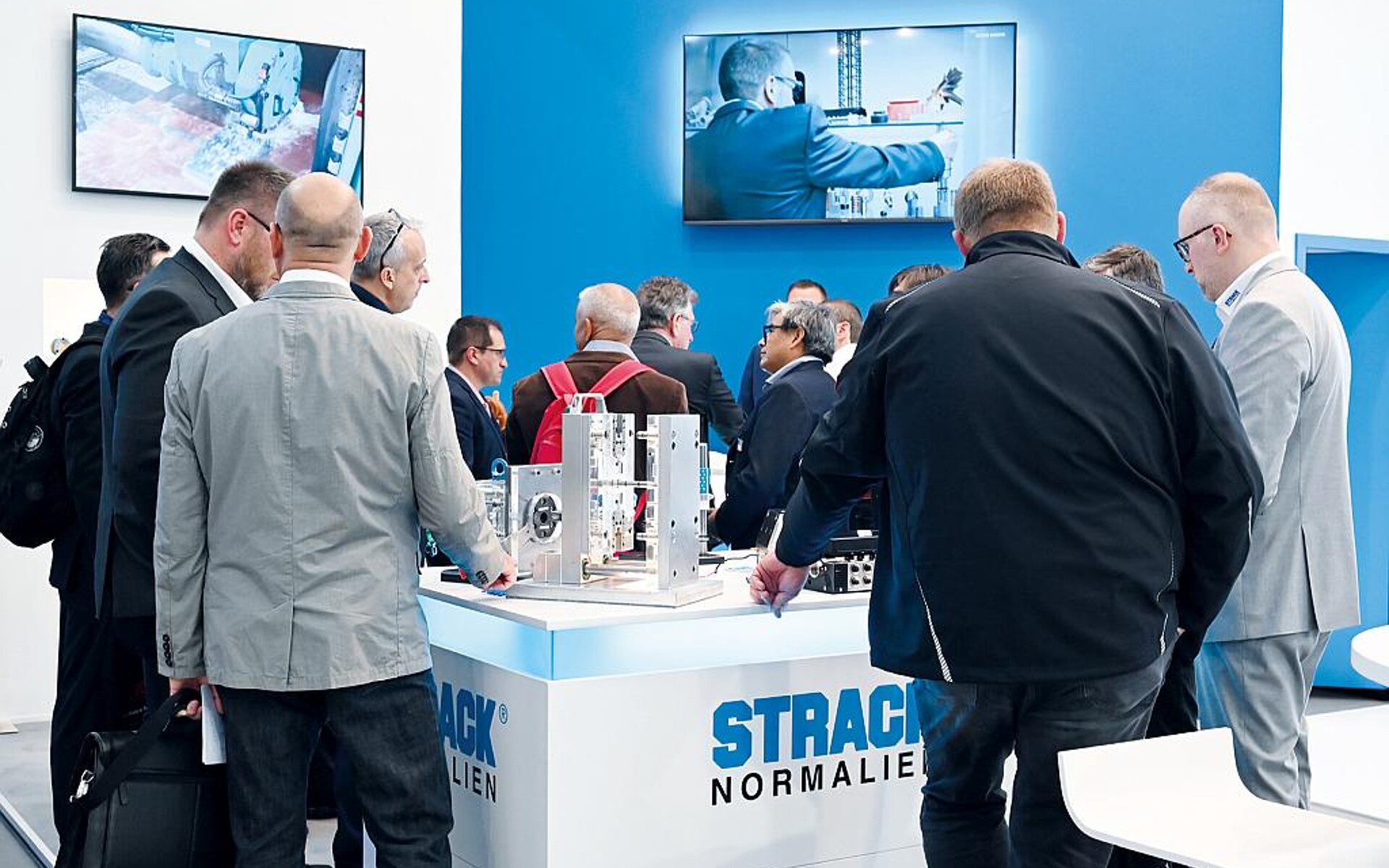 Impressionen vom Fakuma-Messestand 2023. (Foto: Strack)