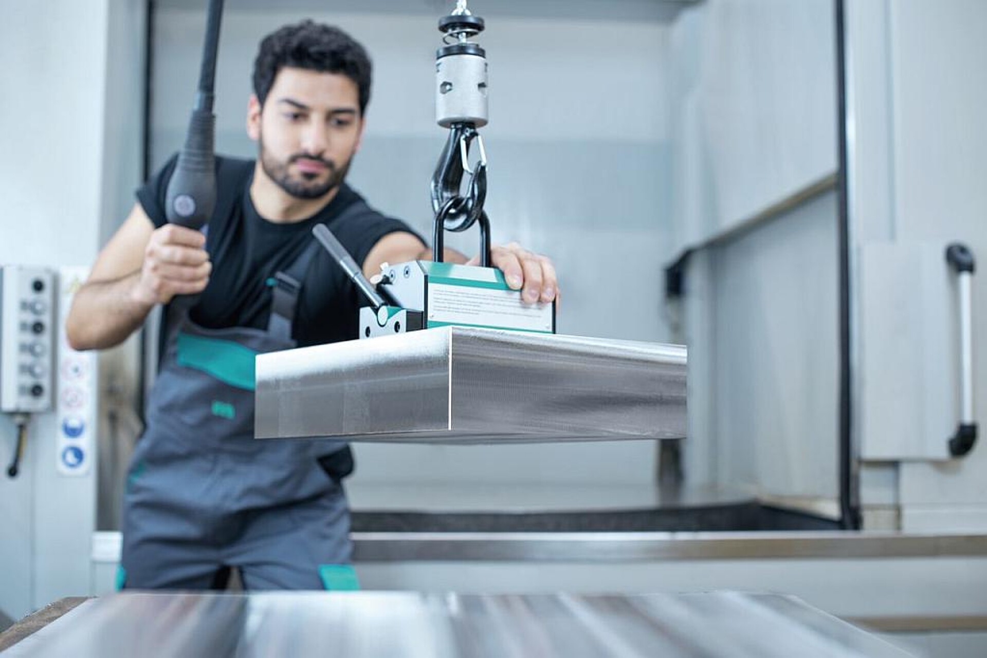 Meusburger liefert Sonderplatten in acht verschiedenen Ausführungen. (Foto: Meusburger)