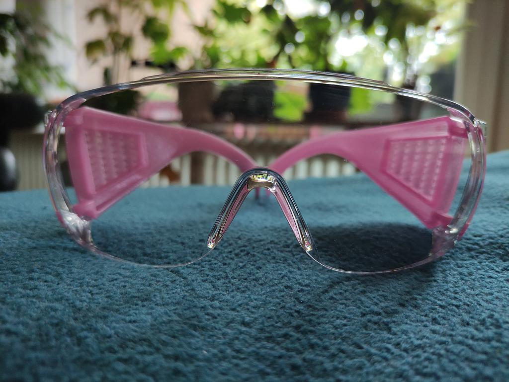 Auf der Messe produzierte die Maschine von FCS live eine Schutzbrille. (Foto: K-PROFI)