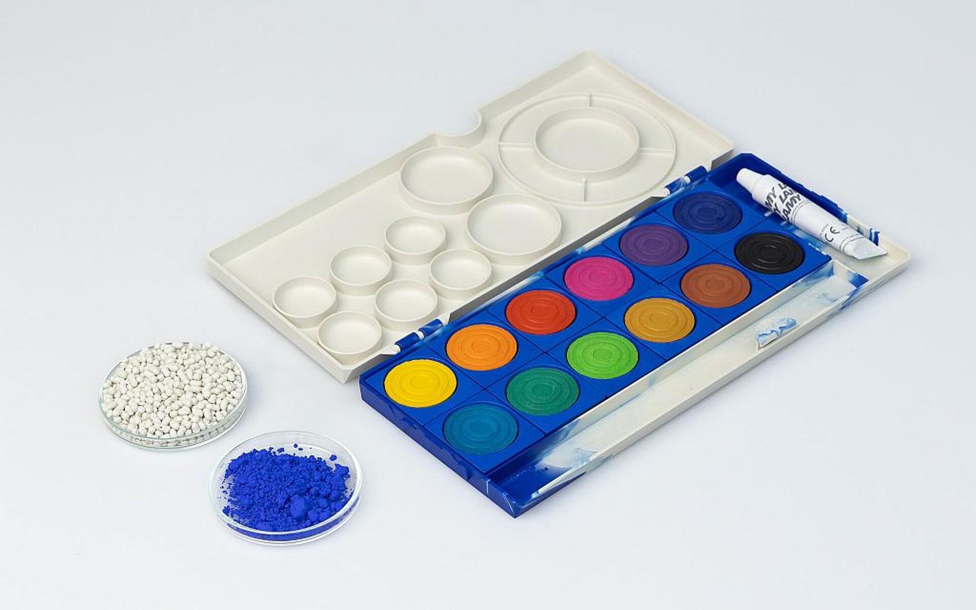 Der Farbkasten Lamy aquaplus re ist das erste Produkt, das auf Recyclingkunststoff umgestellt wurde. (Foto: Lamy)