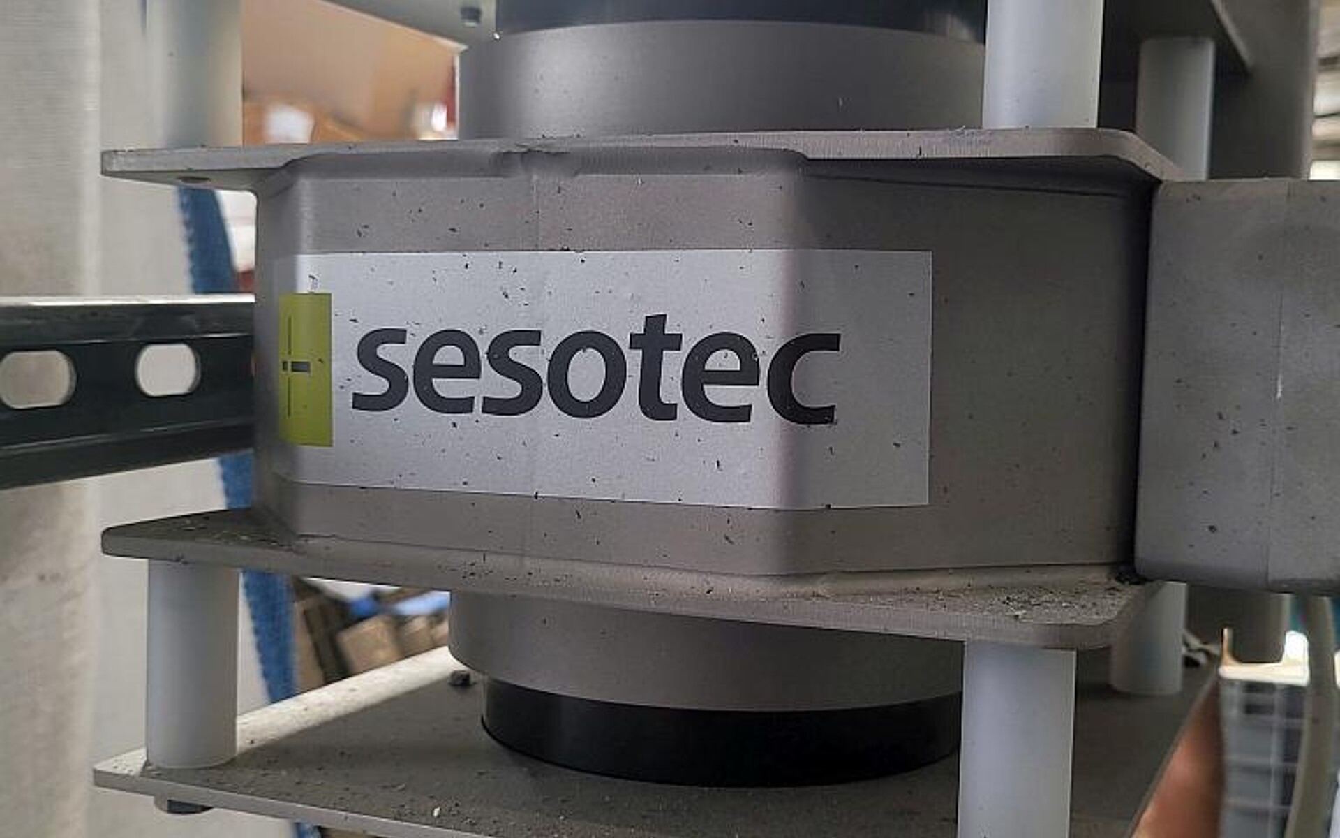 Die Metallsuchspule detektiert alle magnetischen u. nicht-magnetischen Metallverunreinigungen. (Foto: Sesotec)