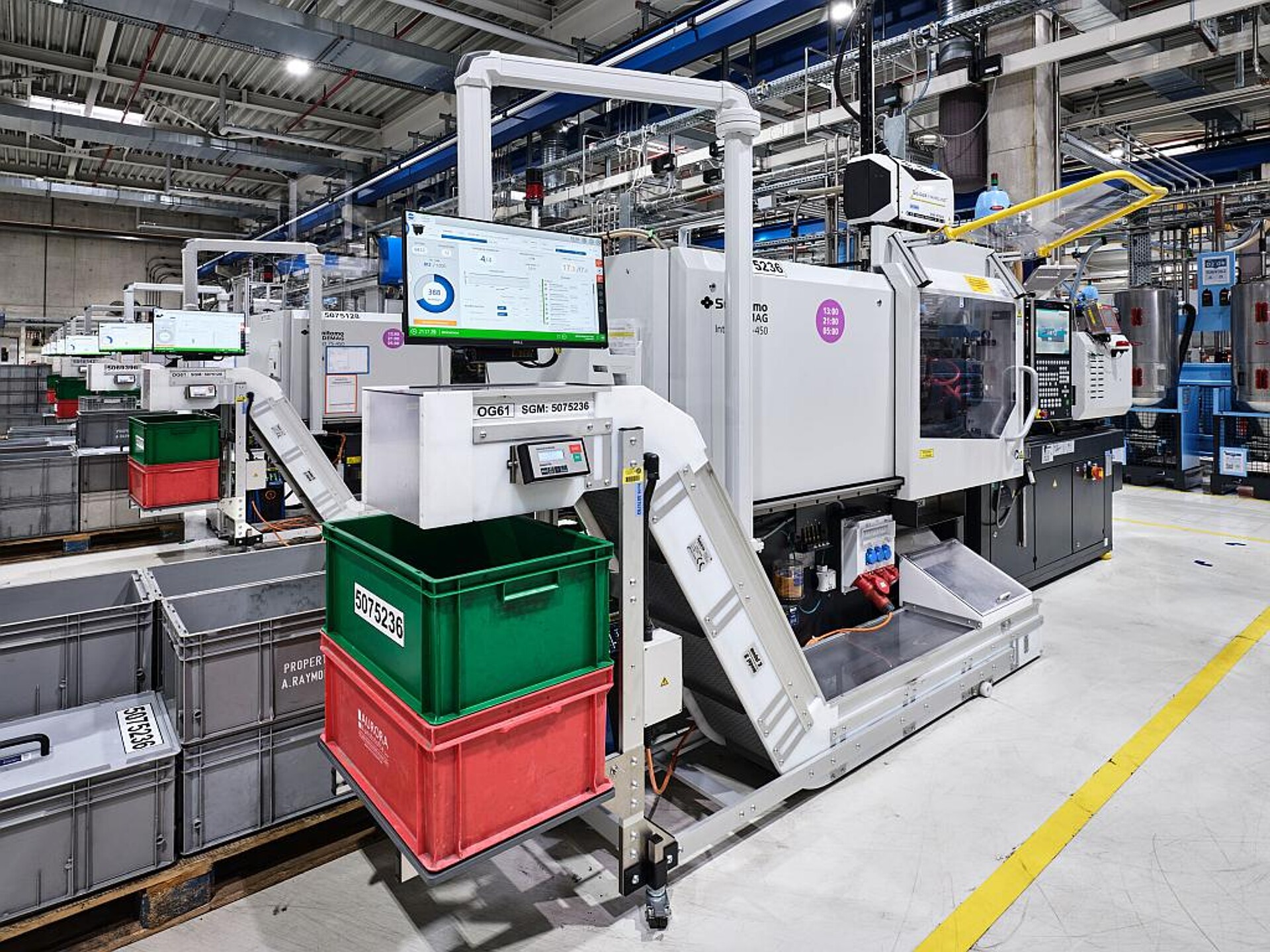 Zwei neue vollelektrische Spritzgießmaschinen komplettieren die Kunststoffverarbeitung bei ARaymond. (Foto: Sumitomo (SHI) Demag)