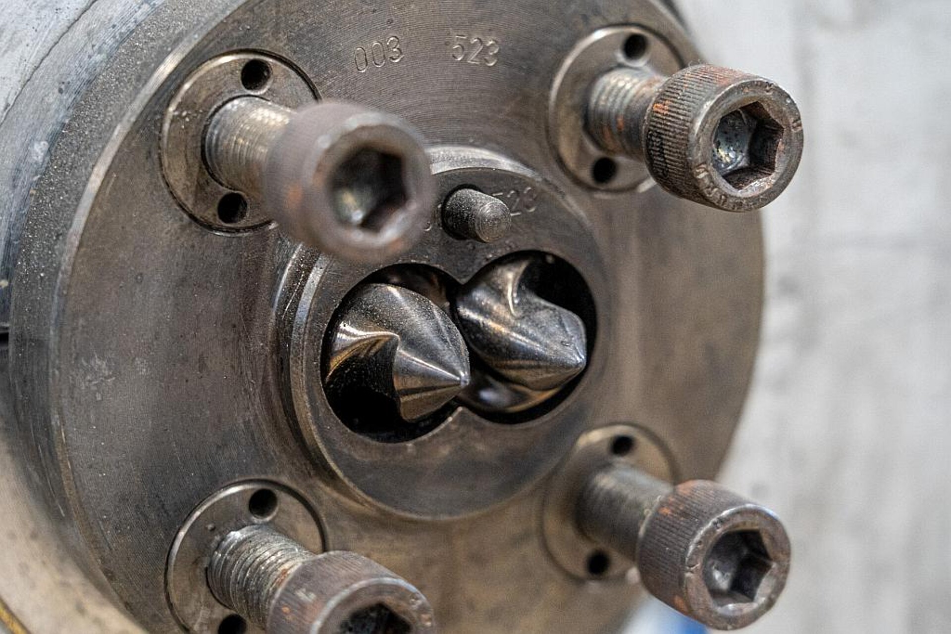 Die Simulation des Aufschmelzverhaltens im Doppelschneckenextruder ist aktuell noch nicht präzise möglich. (Foto: Luca Hoffmannbeck, SKZ)