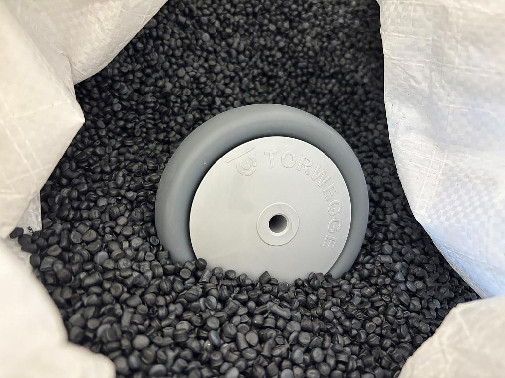 Die TPBK-Radserie wird aus recycelten Joghurtbechern hergestellt. (Foto: Torwegge)