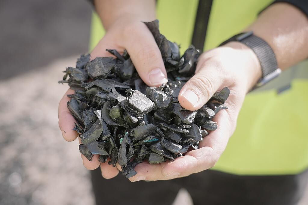 Die aus den HDPE-Rohren gewonnene Flakes werden gereinigt und anschließend verkauft. (Foto: Weima)