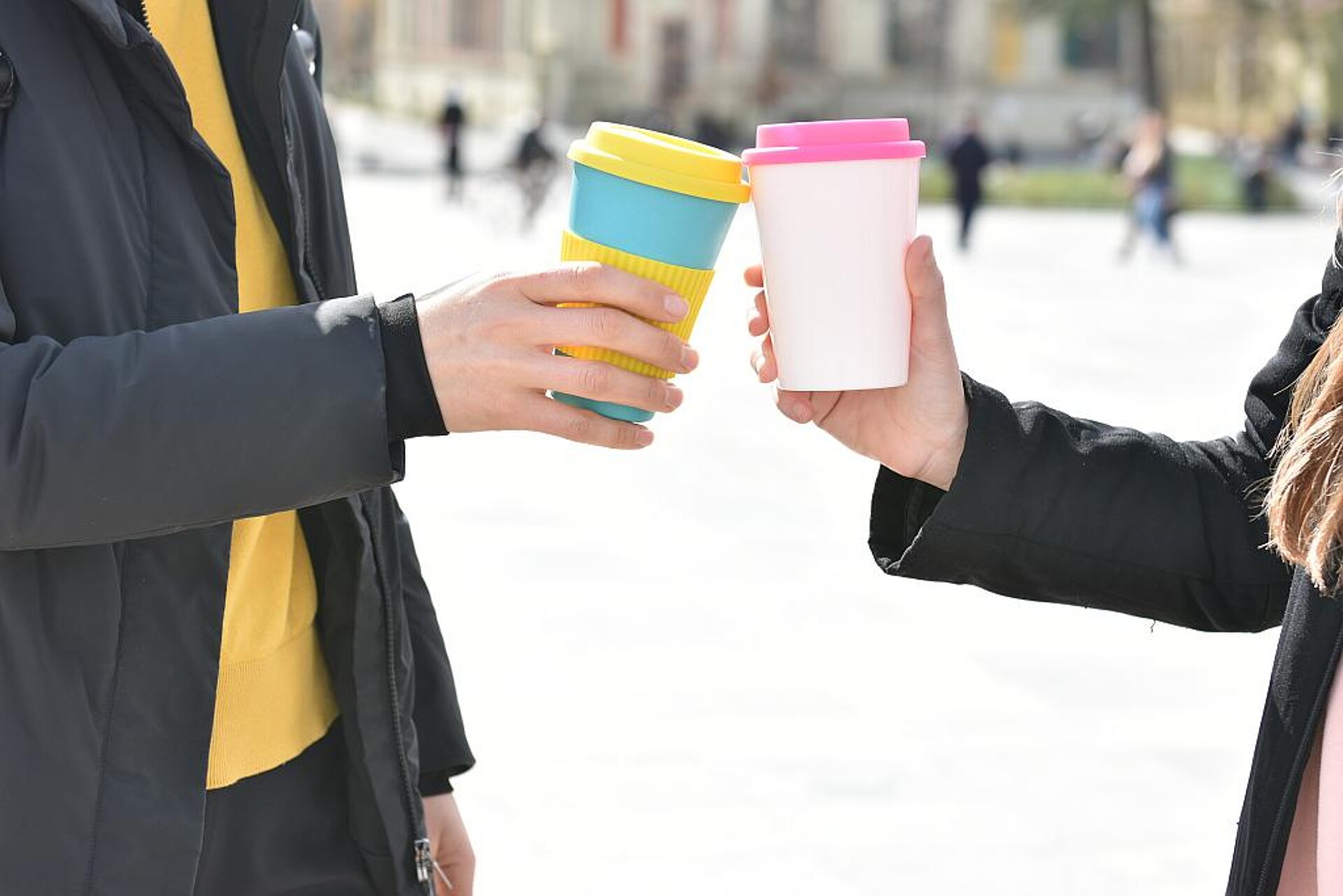 Das TPE ProvaMould 1190 NC eignet sich u. a. für Coffee-to-go Mehrwegbecher. (Foto: Adobe Stock / Evis)