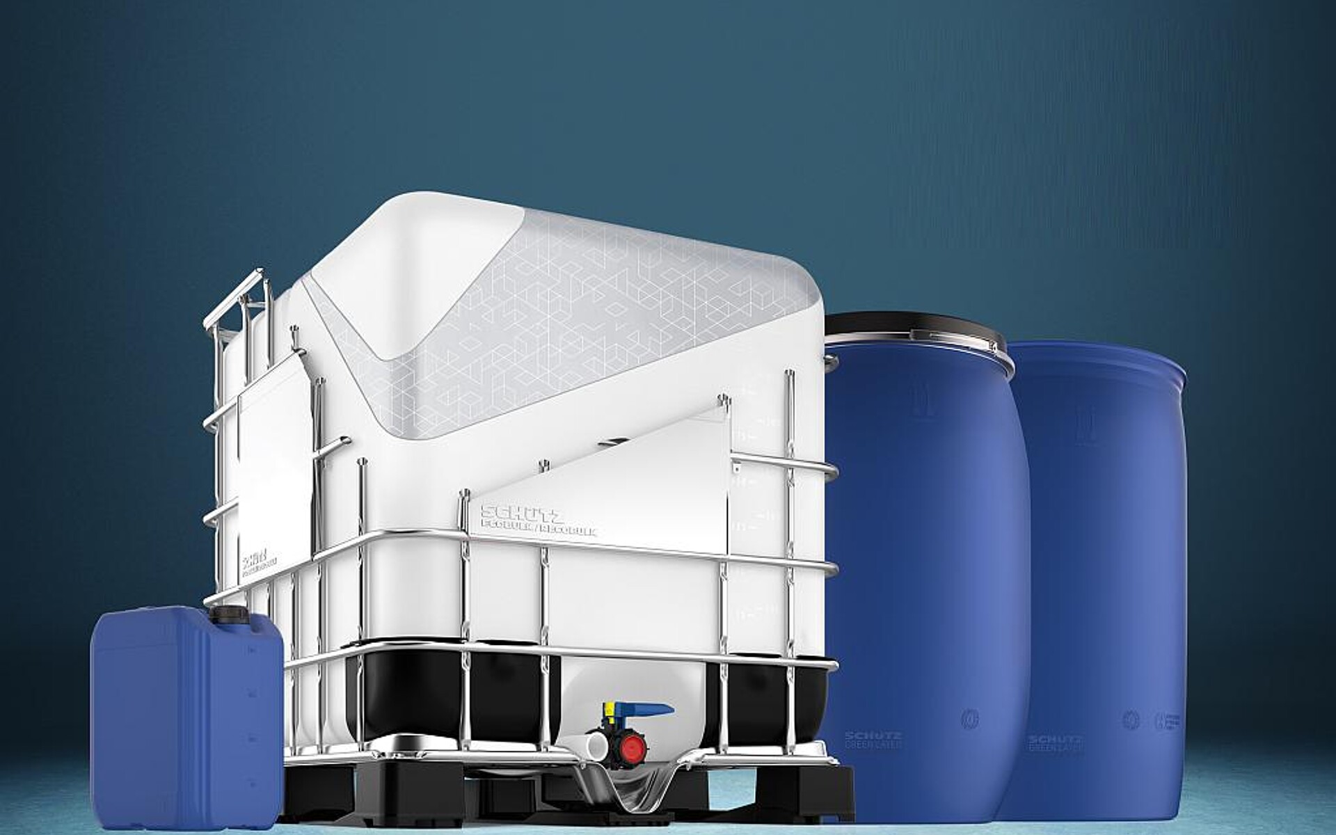 Die IBC-Innenbehälter und Fasskörper der Green Layer Serie von Schütz bestehen zu 30 % aus Recyclingmaterial, das durch das weltweite Rücknahmeprogramm des Unternehmens gewonnen wird. (Foto: Schütz)