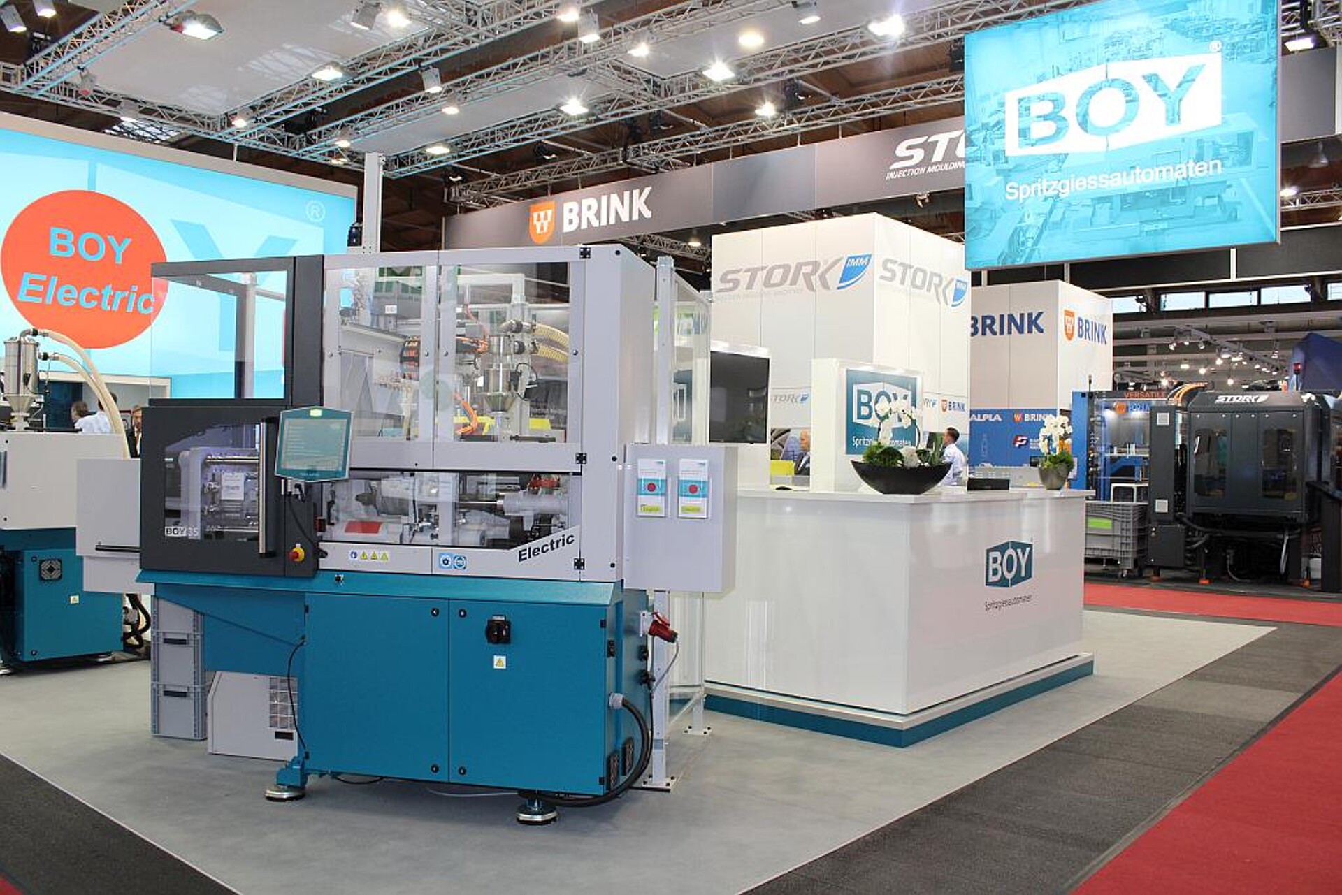 Die Boy 35 Electric bietet zahlreiche Fetaures und Ausbaumöglichkeiten auf kleiner Aufstellfläche. (Foto: Dr. Boy)