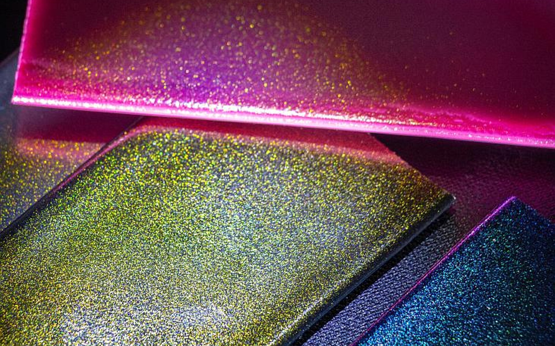 Schon geringe Mengen an Effektpigmenten reichen für hochwertige Oberflächenoptiken aus. (Foto: Grafe)