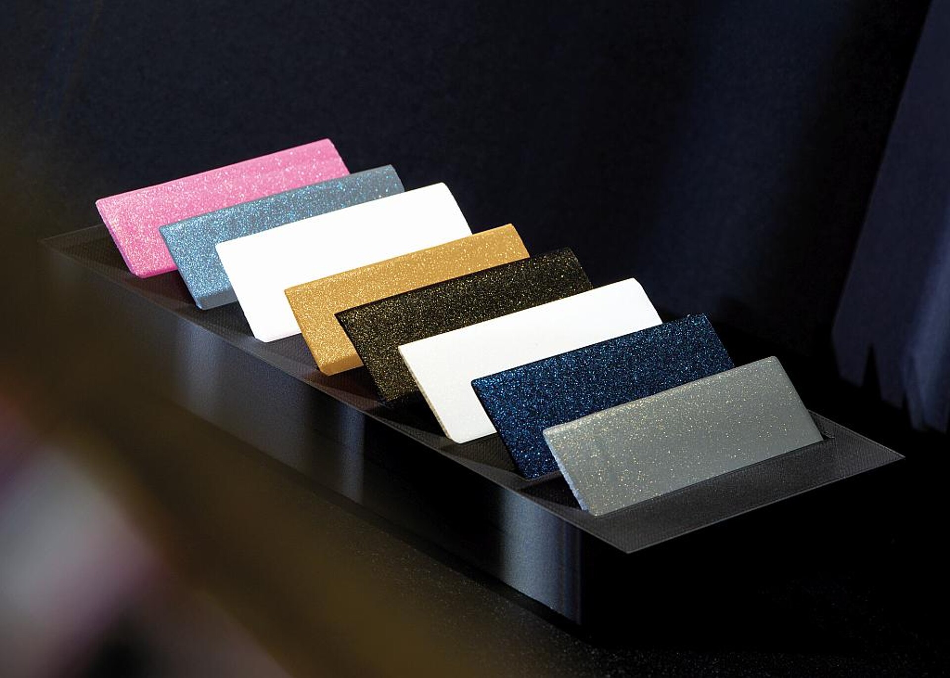 Die Musterbox enthält Plättchen in den aktuellen Trendfarben. (Foto: Grafe)