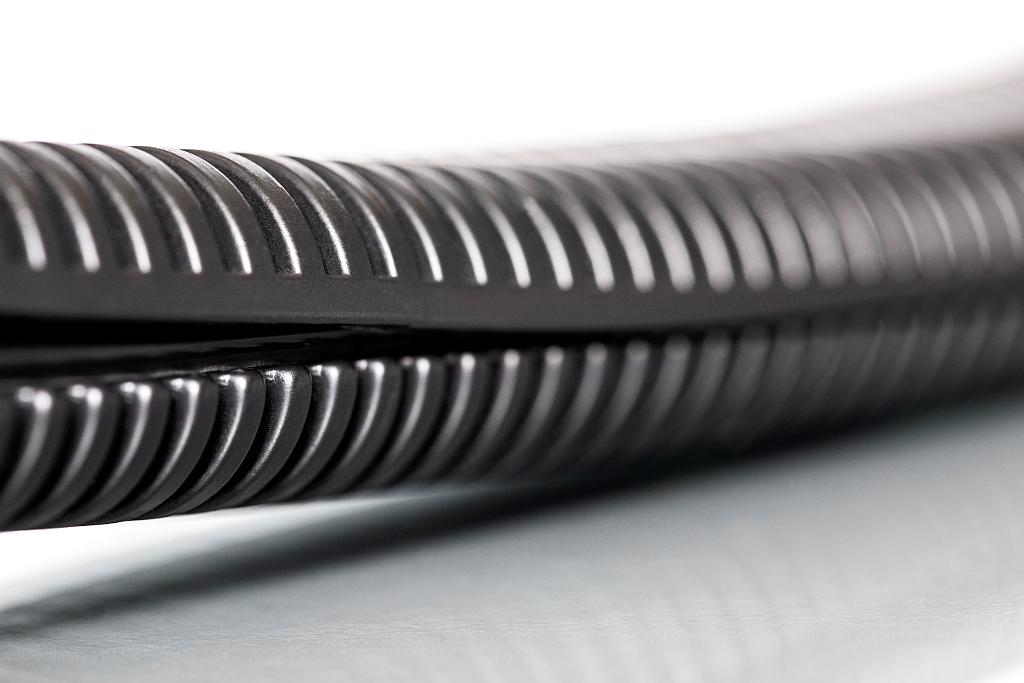 Die Produktion von Wellrohren für die Automobilindustrie ist anspruchsvoll. (Foto: Unicor)