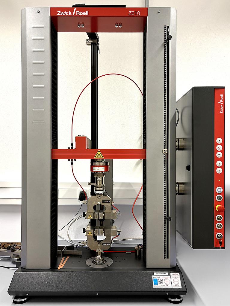 Die 10-kN-ProLine liefert präzise Daten zur Qualitätsprüfung von Masterbatches. (Foto: ZwickRoell)