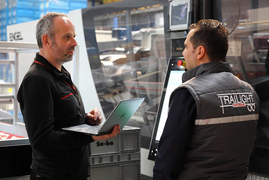 Das KIMW bietet praxisorientierte Anwendungstechnik weltweit vor Ort. (Foto: KIMW)