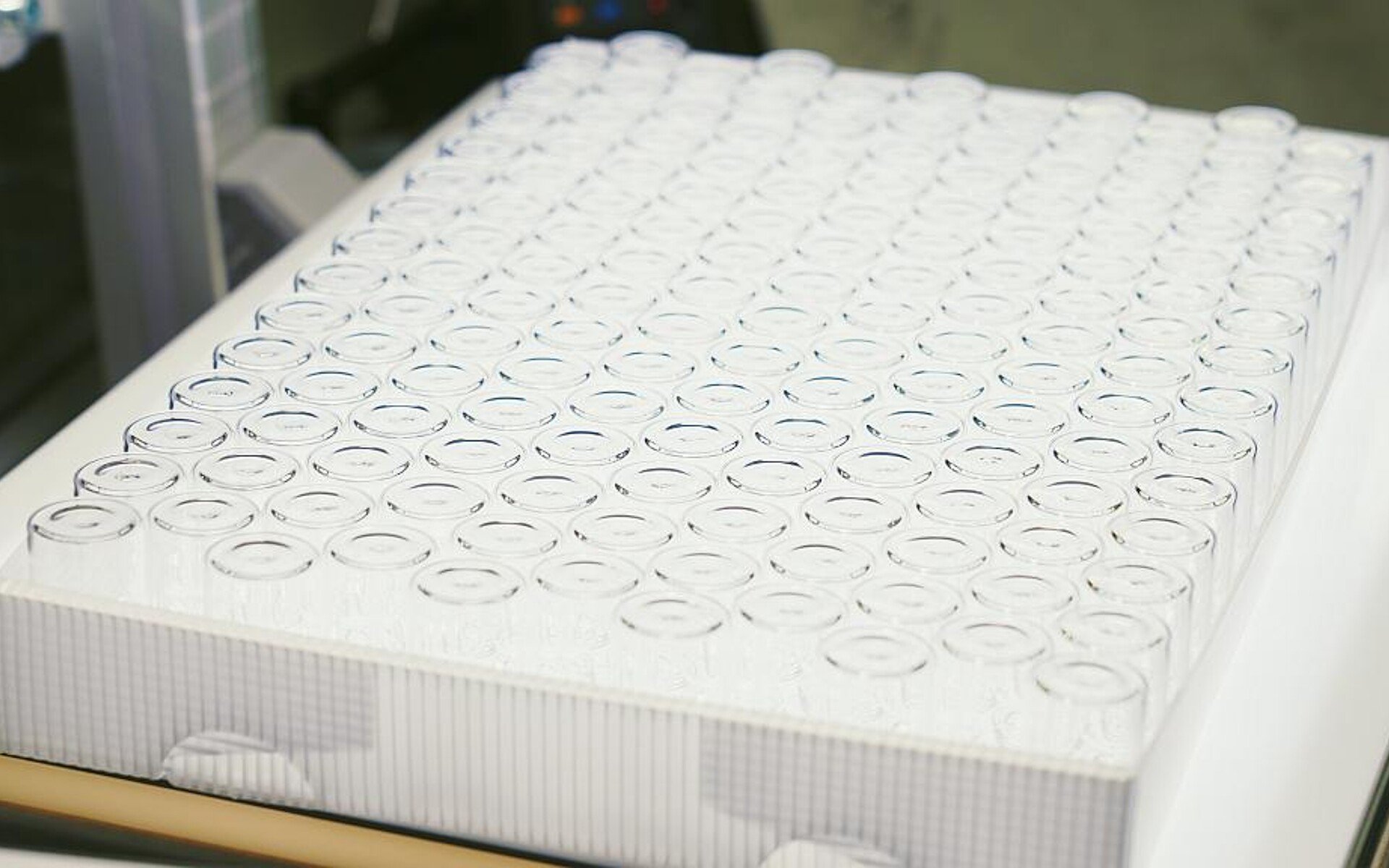 Aus Sicherheitsgründen sind Verpackungen in der pharmazeutischen Industrie in der Regel Einwegverpackungen. Schott Pharma, Corplex und Takeda arbeiten zusammen, um die Kreislaufwirtschaft in der Pharmabranche zu fördern. (Foto: Schott Pharma)
