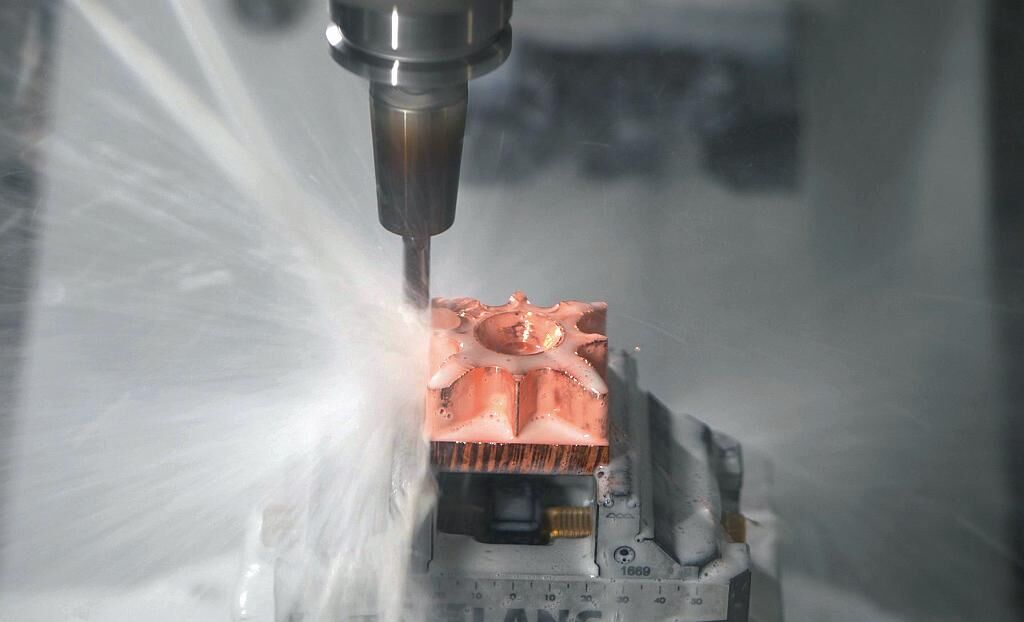 Das Werkzeug C-Razor vereinfacht die Herstellung von Kupferelektroden. (Foto: Hufschmied)