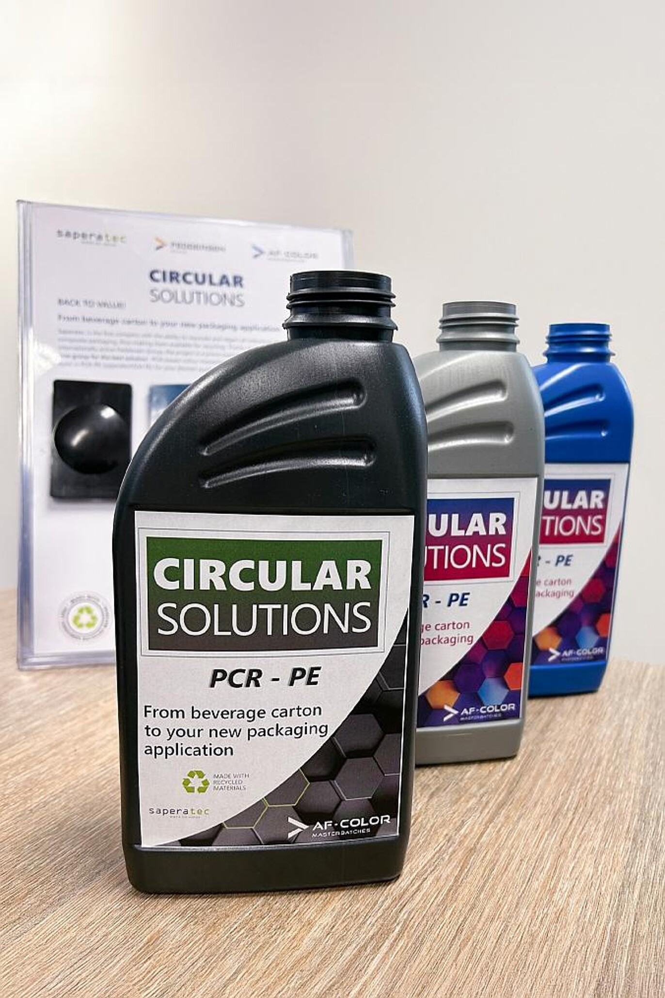 Für das Ölgebinde aus HDPE und PCR-PE kommen Masterbatches auf PCR-Basis zum Einsatz. (Foto: AF-Color)