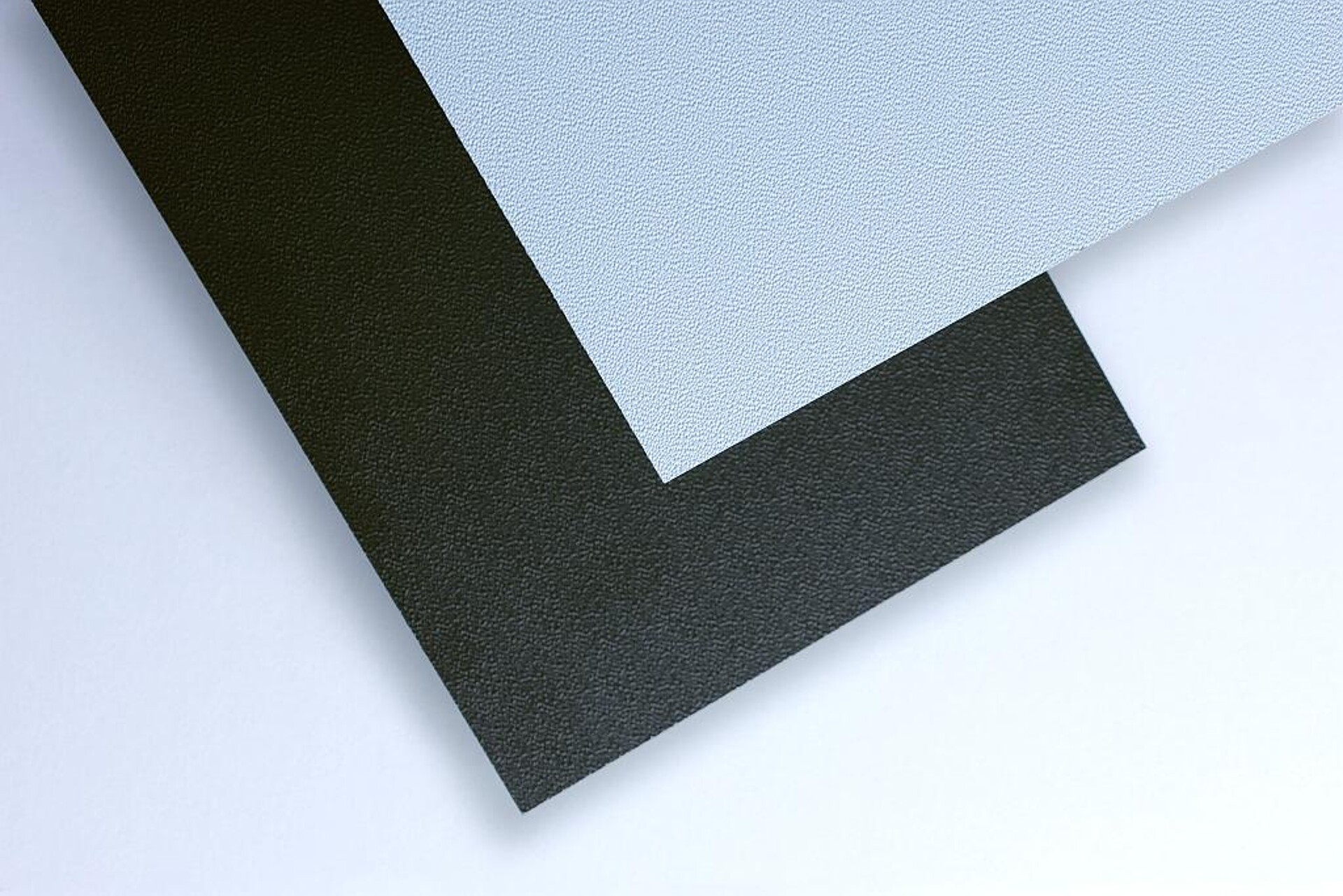 Kundenspezifische Farbvarianten eingefärbter, schwerentflammbarer Polycarbonat-Platten. (Foto: Grafe)