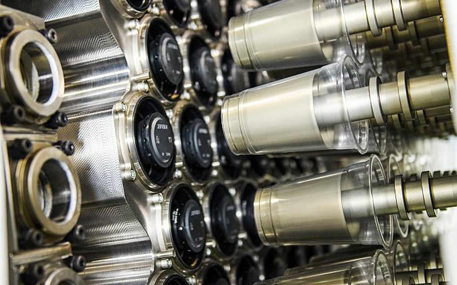 Blick in ein Werkzeug der Kippmaschine Speedformer KTR 6.2. (Foto: Kiefel)