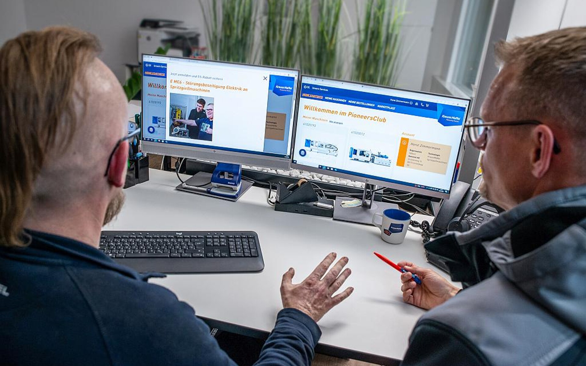 Die digitale Serviceplatform pioneersClub vereint relevante Maschinendetails auf einen Blick. (Foto: KraussMaffei)