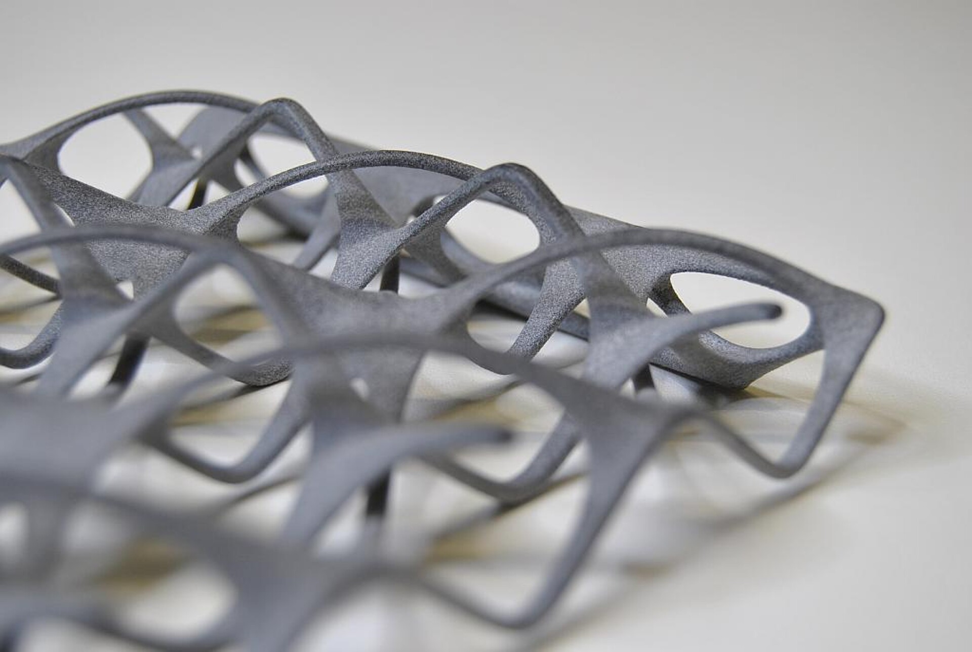 Mit dem Multi-Jet-Fusion-Verfahren lassen sich präzise und belastbare 3D-gedruckte Bauteile für funktionale Prototypen und die Serienfertigung herstellen. (Foto: Speedpart)