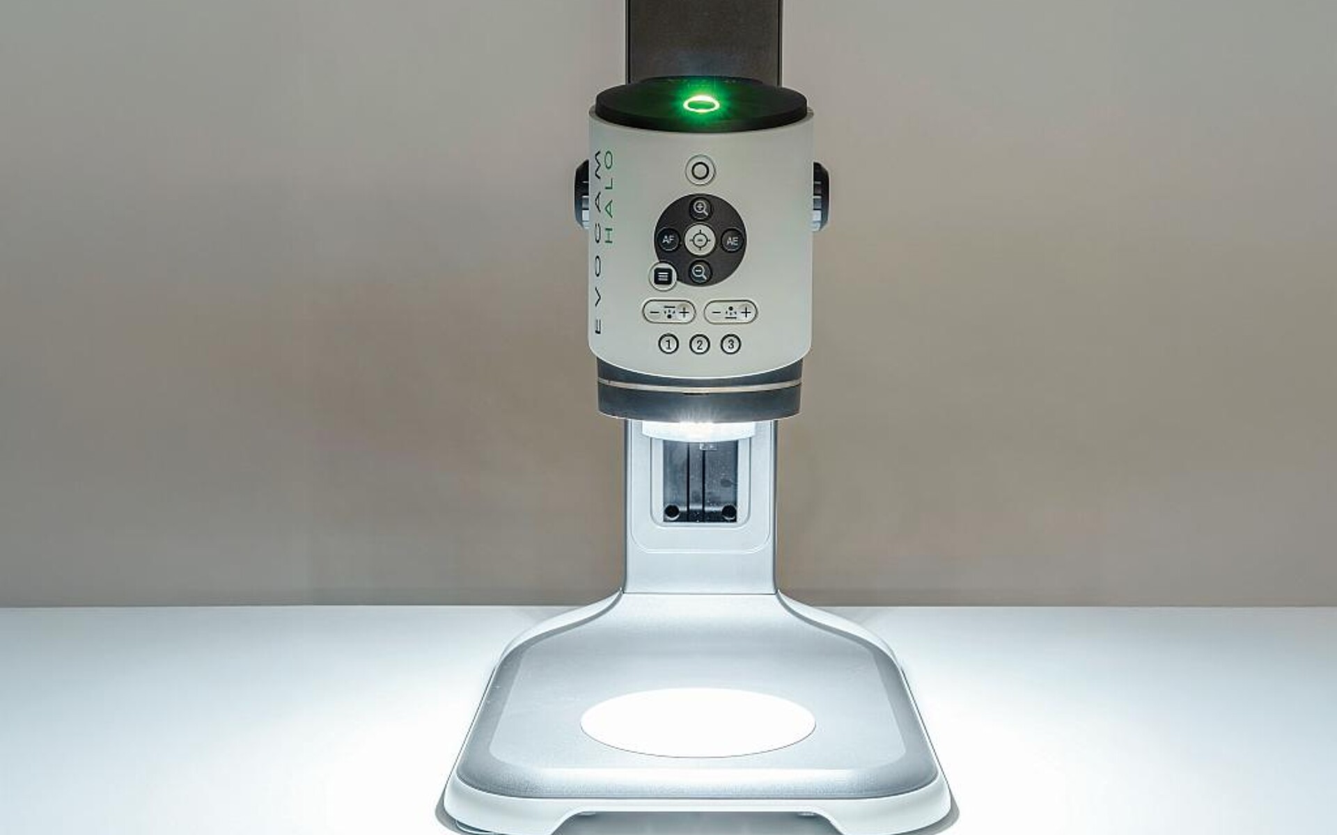 Das Digitalmikroskop Evo Cam Halo bietet hohe 4K-Auflösung in Kombination mit einer intelligenten, adaptiven Beleuchtungstechnologie für anspruchsvolle Inspektions- und Dokumentationsanwendungen. (Foto: Vision)