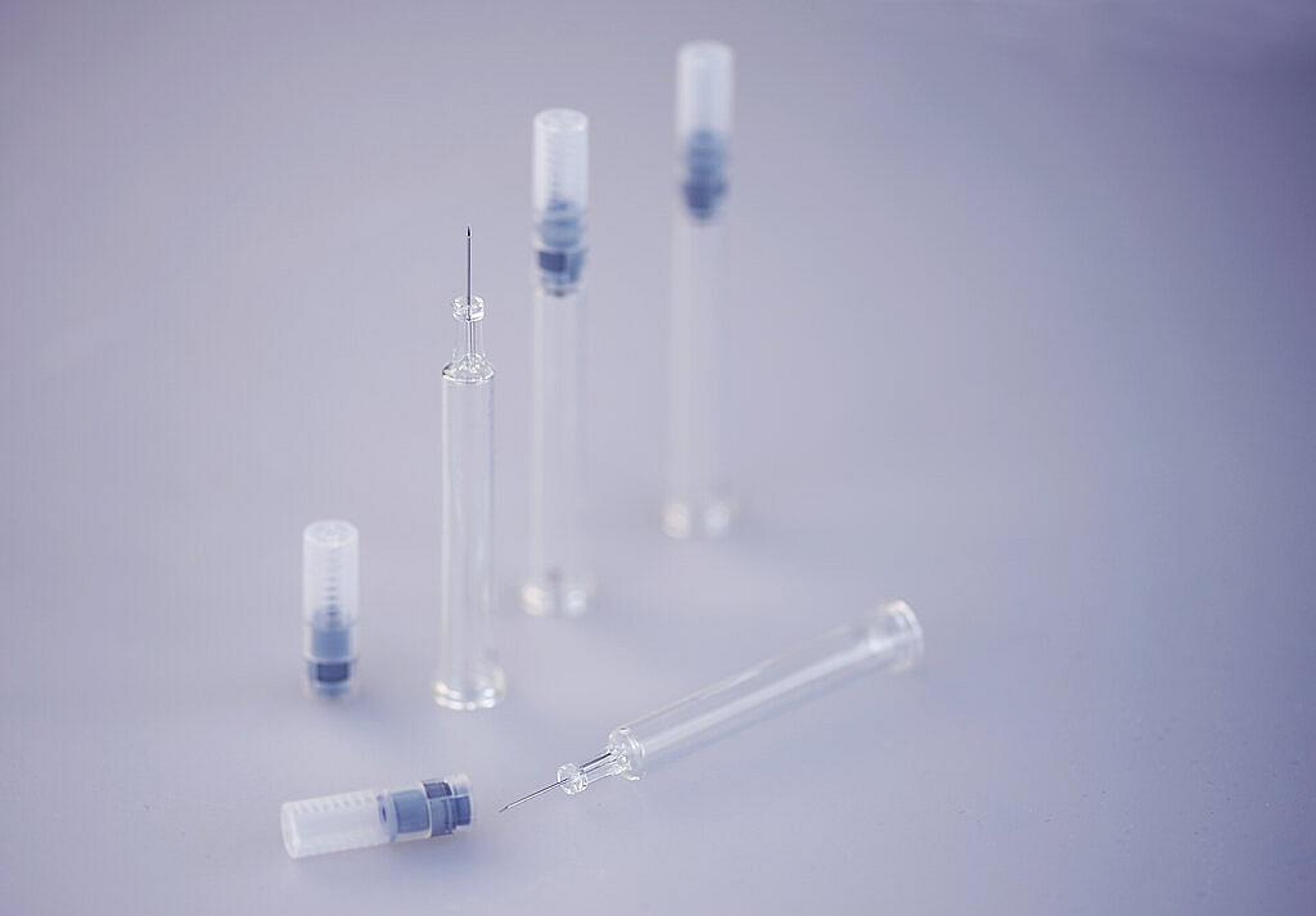Kunststoff statt Glas: Staked Needle Syringes aus COC/COP und umspritzte Kanülen. (Foto: Zahoransky)