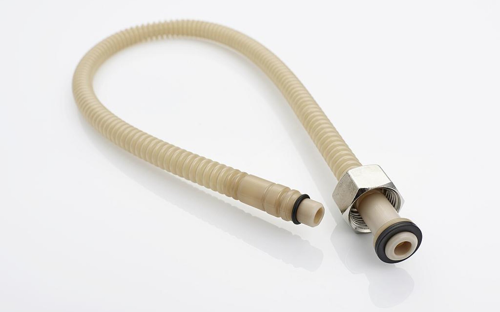 Das PAEK AvaSpire kommt für flexible Wellrohre in Sanitäranwendungen zum Einsatz. (Foto: Syensqo)