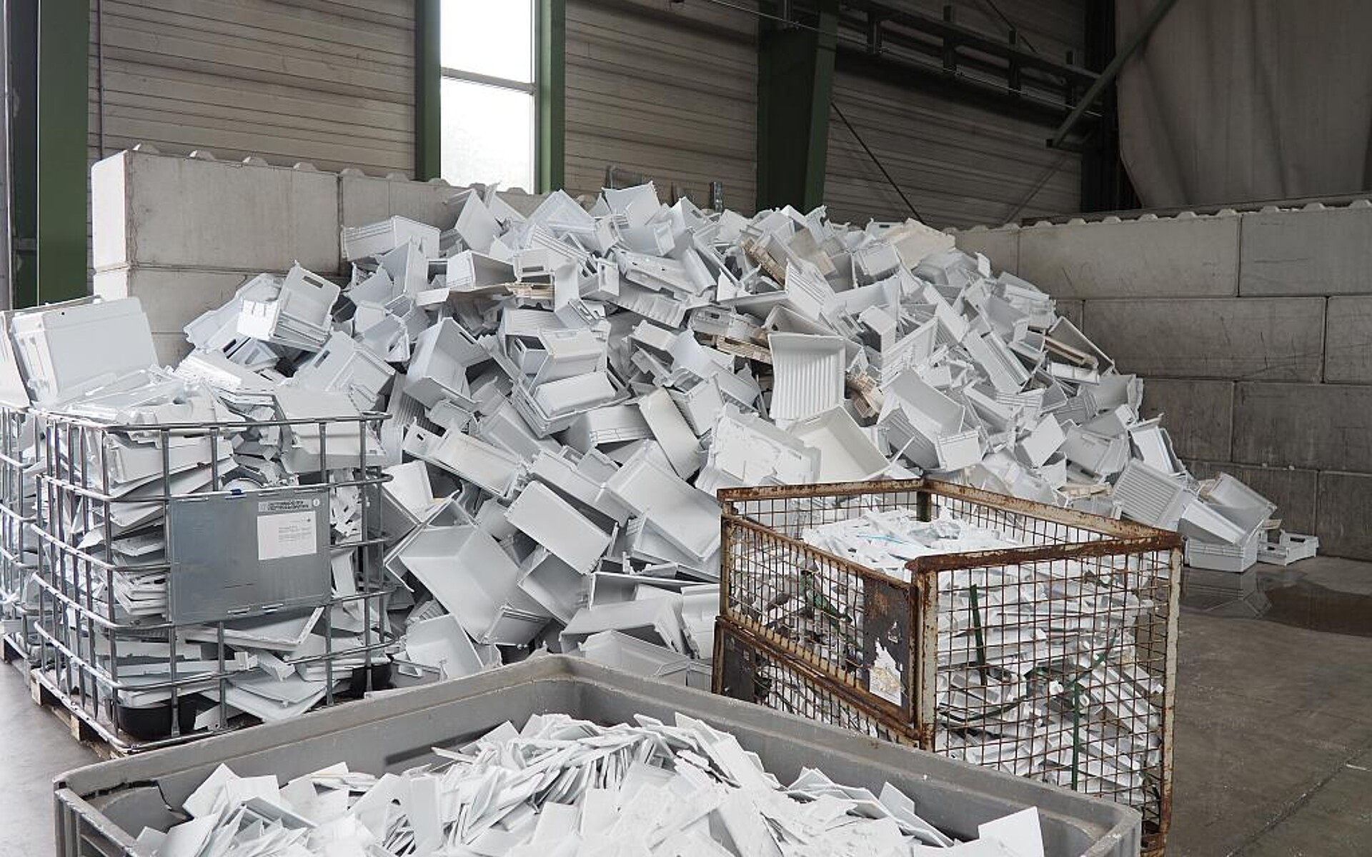 …Halbzeuge aus der Kunststoffproduktion... (Foto: Vecoplan)