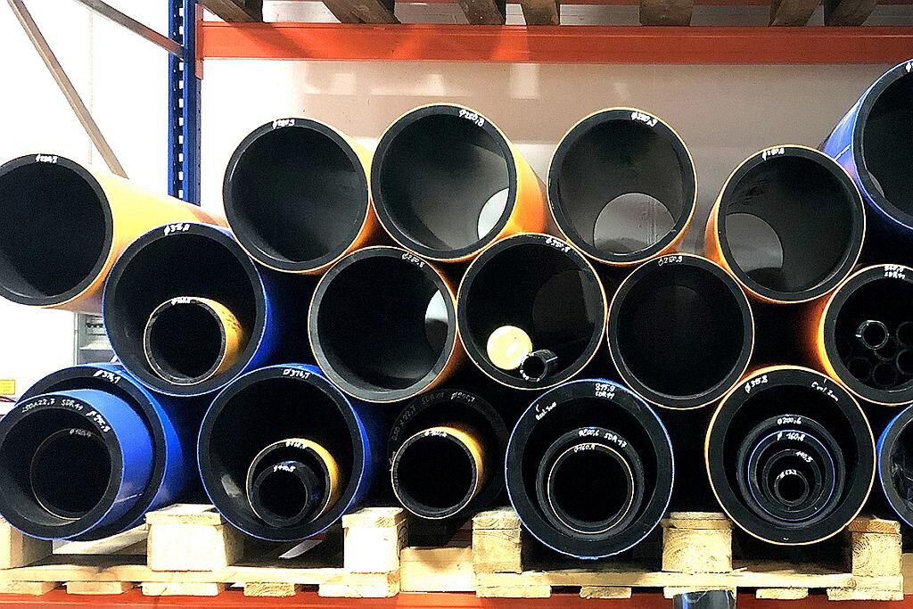 Cracked-Round Bar Tests ermöglichen eine realitätsnahe, schnelle und normgerechte Bewertung der Risswachstumsbeständigkeit von PE-Rohren. (Foto: ZwickRoell)