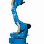 Sepro zeigt den neuen Sepro Yaskawa 6X-140, eines der drei neuen, kleineren Modelle der Baureihe 6-achsiger Gelenkarmroboter für Automobil- und Industrieanwendungen, auf der Fakuma 2017. (Foto: Sepro)